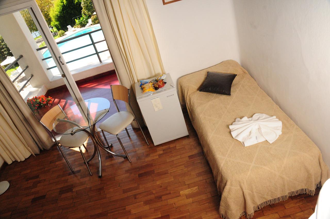 Hotel De La Costa 3*